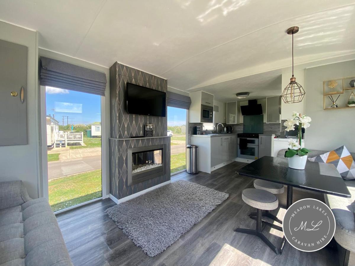 Meadow Lakes 22 - Golden Palm, Pet Friendly, Wifi, Bed Linen - Meadow Lakes Caravan & Lodge Hire Skegness Dış mekan fotoğraf